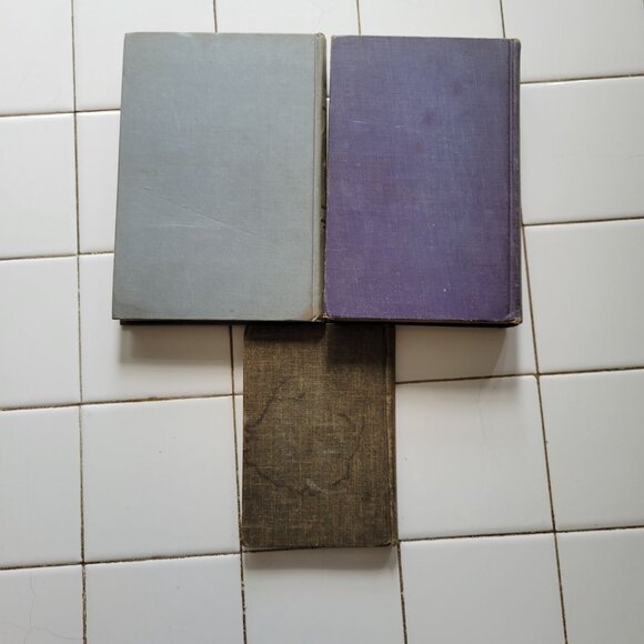 Vintage Purple Gray Book Set Lot Staging Decor Retro Prop Shelf Mantle Centerpie - Picture 4 of 7